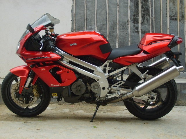 啊普利亚RSV1000    2900元